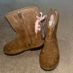 Kids UGG Bailey Bow Boots, Size 8